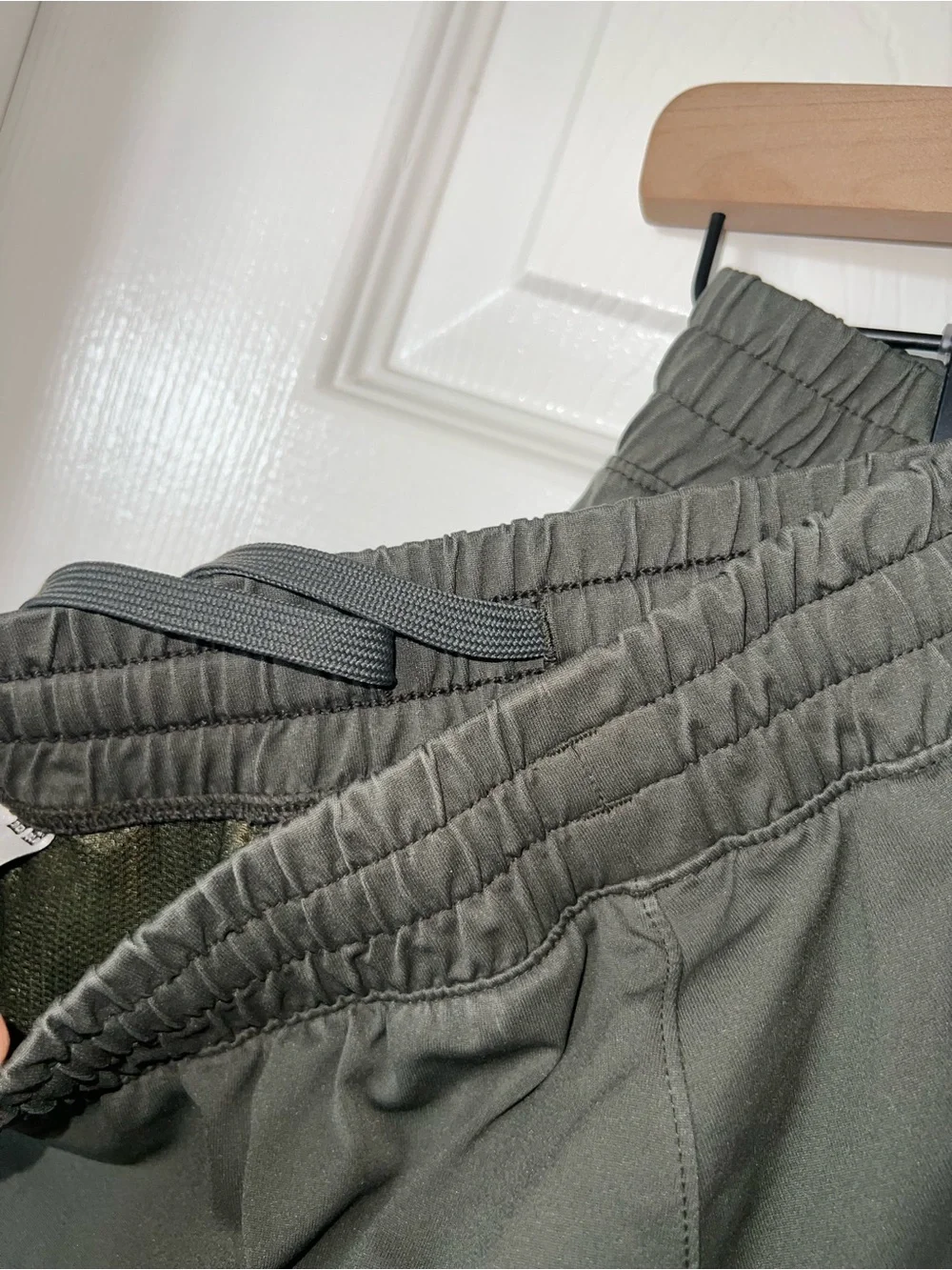 Uniqlo AIRism Men's Olive Green Active Athletic Shorts